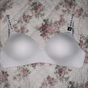 Victoria secret wireless bra 36 D